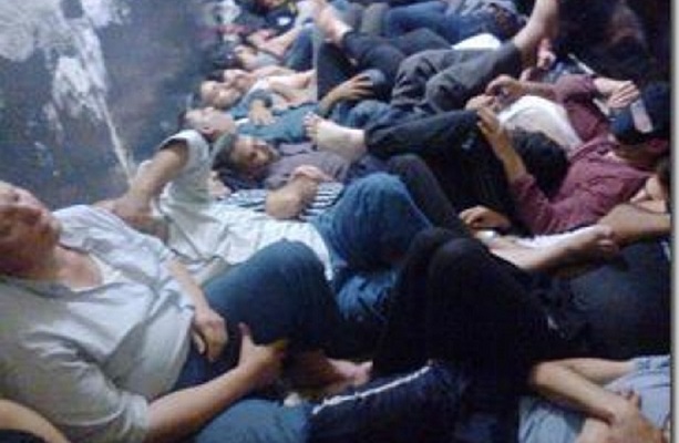  200 من الكوادر الطبية بأمريكا يتقدمون  ب